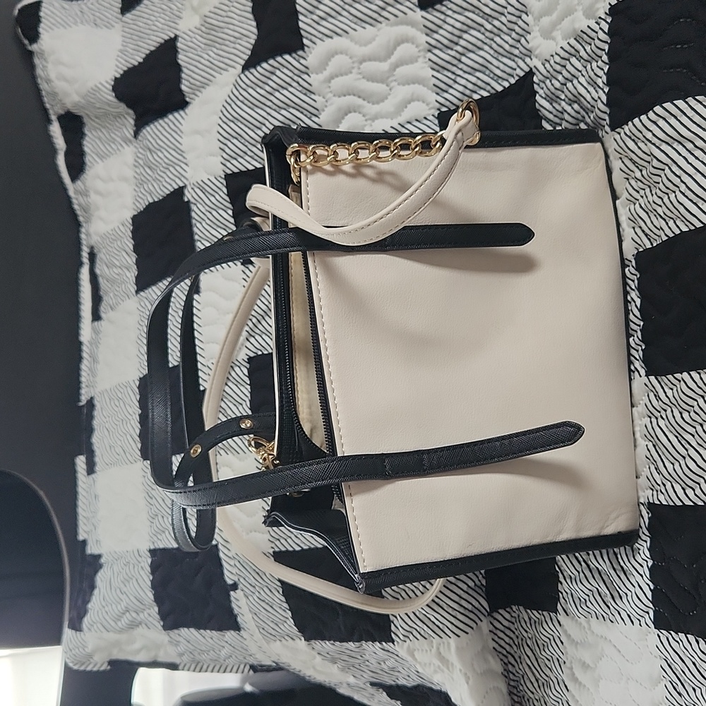 Purse - Picture 3 of 4